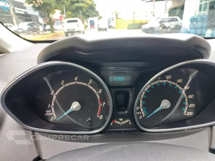 FIESTA 1.6 Ti-vct Titanium