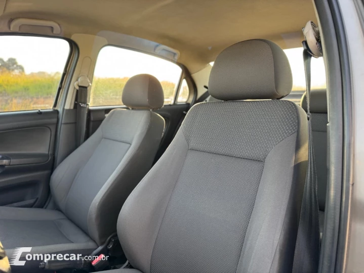 VOYAGE 1.0 MI 8V FLEX 4P MANUAL