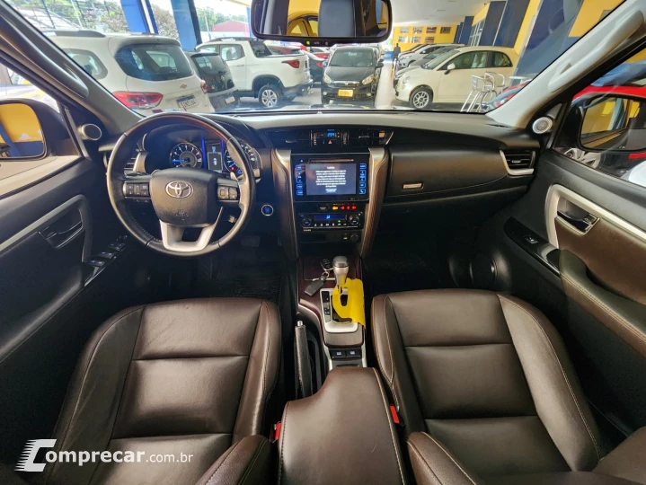 Hilux SW4 SRV 4x2 2.7 Flex 16V Aut.