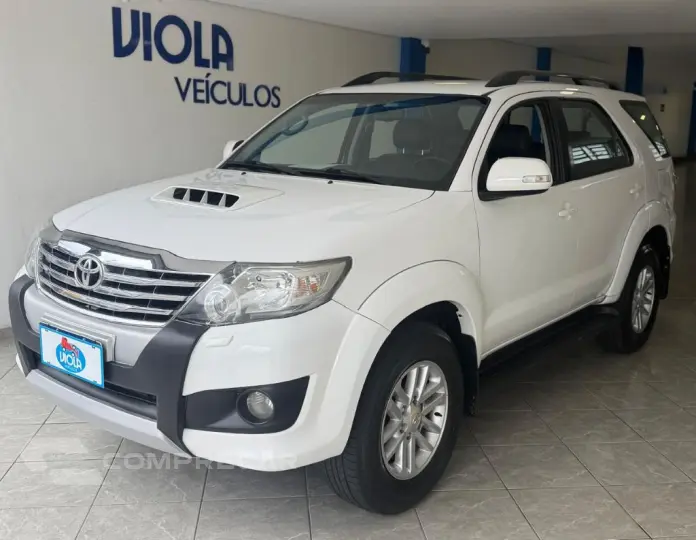 Hilux SW4 SRV D4-D 4x4 3.0 TDI Dies. Aut
