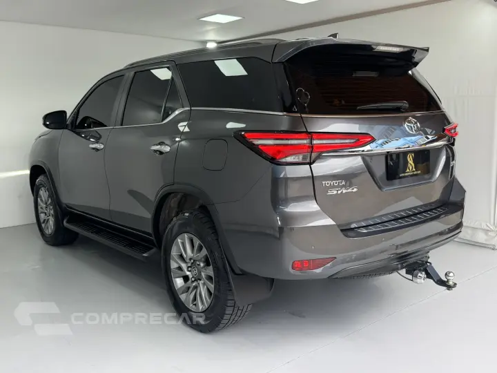 HILUX SW4 2.8 D-4d Turbo SRX 7L 4X4