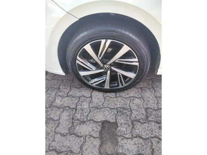 VIRTUS 1.0 200 TSI HIGHLINE AUTOMÁTICO