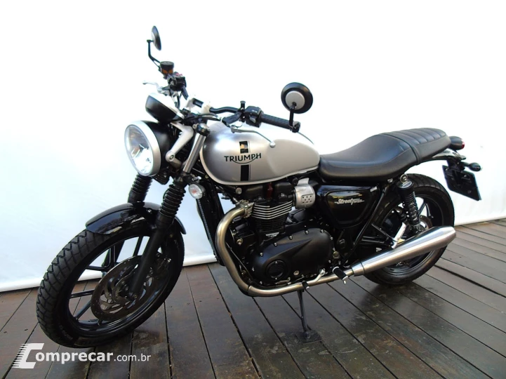 TRIUMPH STREET TWIN