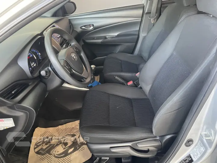 YARIS 1.3 16V XL