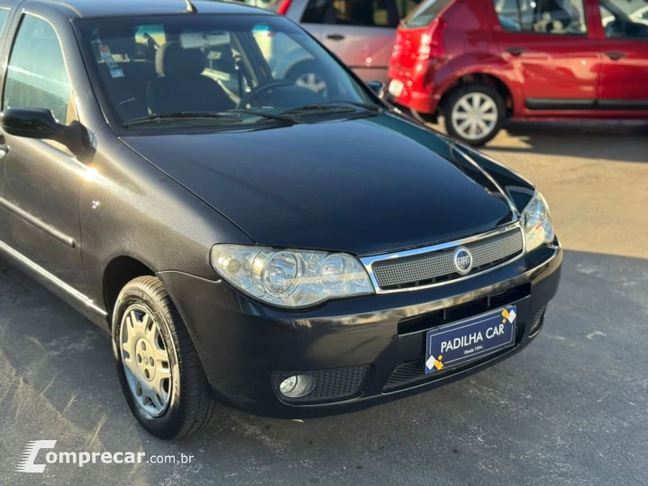 Siena 1.8 4P HLX FLEX