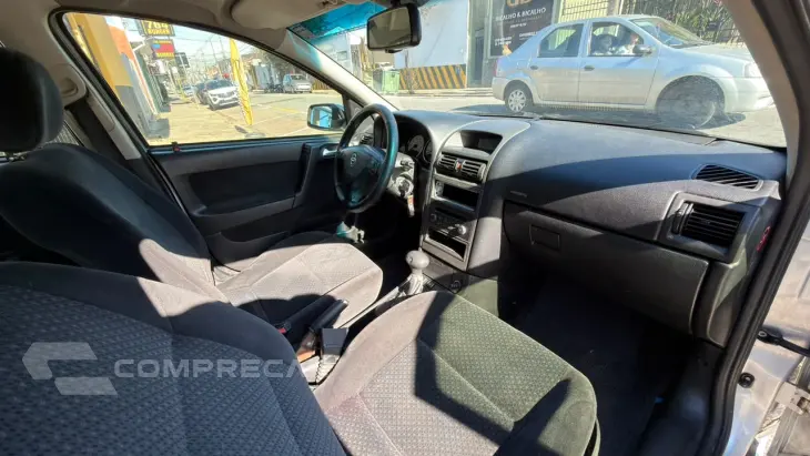 ASTRA 2.0 MPFI Advantage Sedan 8V