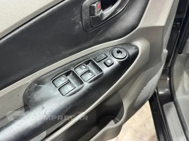 TUCSON - 2.0 GL 2WD 16V 4P MANUAL
