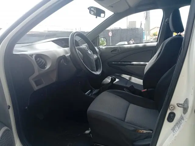 ETIOS SEDAN - 1.5 XS SEDAN 16V 4P MANUAL