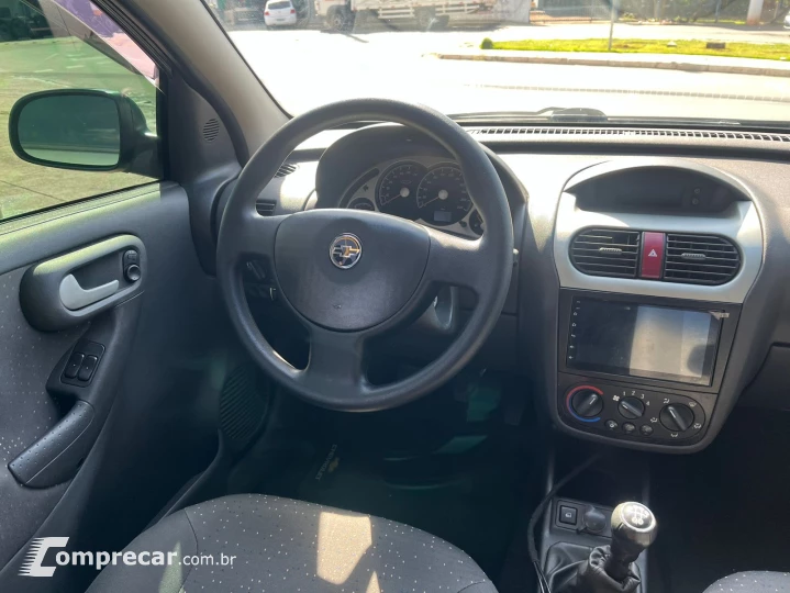 CORSA 1.4 MPFI Premium Sedan 8V