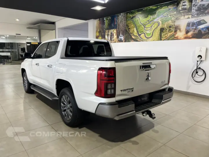 TRITON 2.4 Biturbo CD Hpe-s 4X4