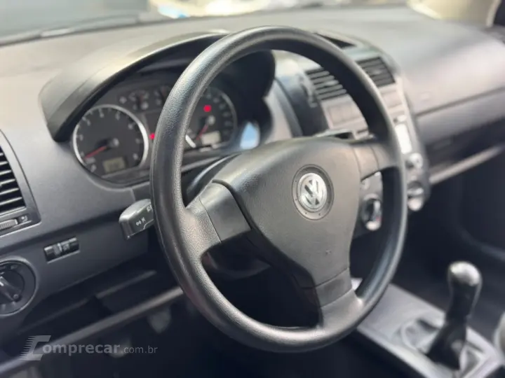POLO SEDAN 1.6 MI 8V
