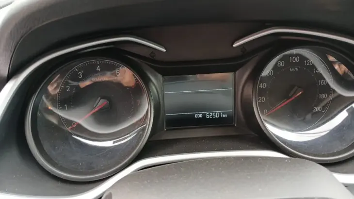 ONIX 1.0 Turbo Plus LT