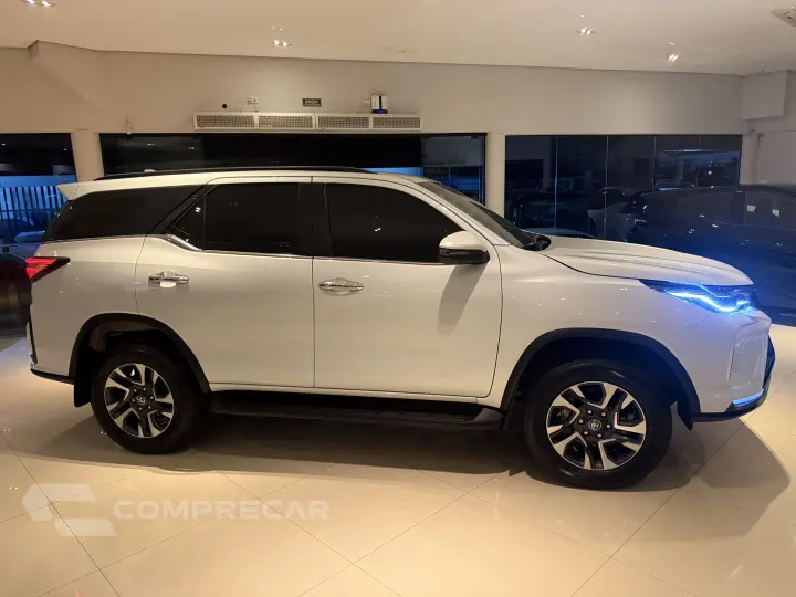 HILUX SW4 2.8 D-4d Turbo SRX Platinum 7L 4X4