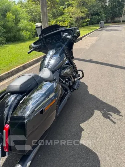 STREET GLIDE ESPECIAL