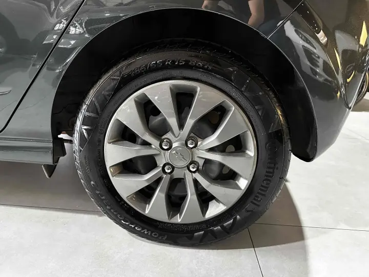 ONIX 1.4 MPFI ADVANTAGE 8V FLEX 4P AUTOMÁTICO