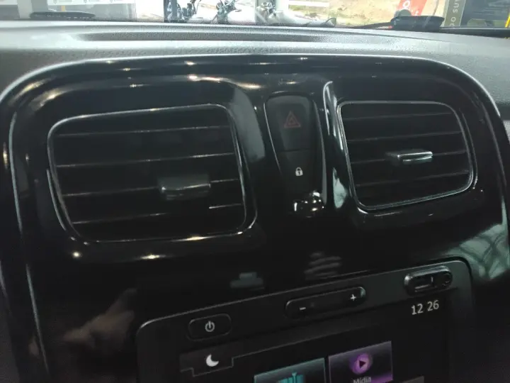 SANDERO 1.0 12V SCE FLEX AUTHENTIQUE MANUAL