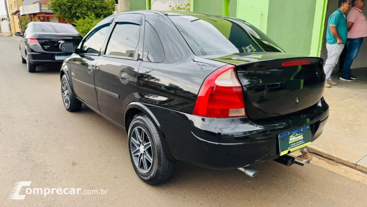 CORSA 1.8 MPFI Maxx Sedan 8V