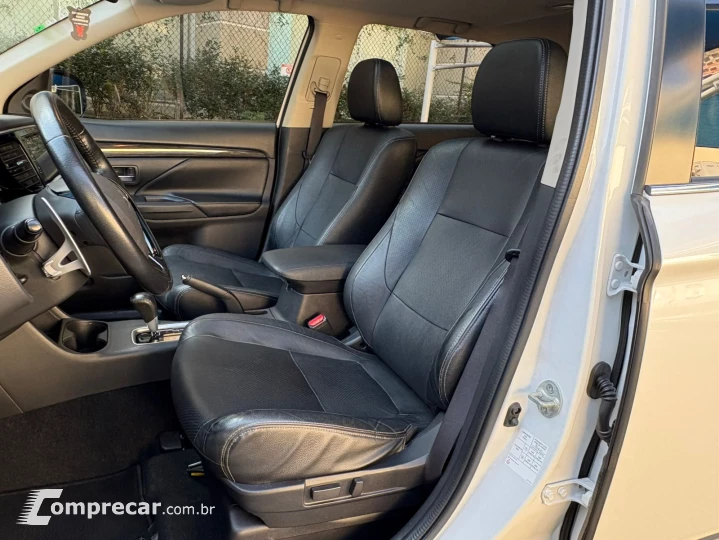 OUTLANDER 2.2 Mivec Di-d Hpe-s AWD
