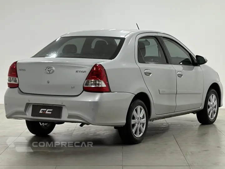 ETIOS 1.5 X PLUS SEDAN 16V FLEX 4P AUTOMÁTICO