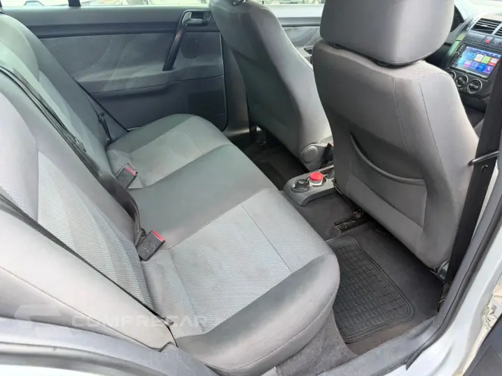 Polo Sedan 1.6 4P COMFORTLINE FLEX