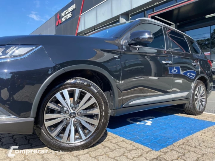 OUTLANDER 3.0 Mivec V6 Hpe-s AWD