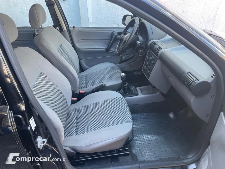 CORSA 1.0 MPFI Classic Sedan Life 8V