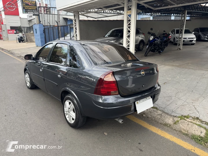 CORSA 1.4 MPFI Premium Sedan 8V