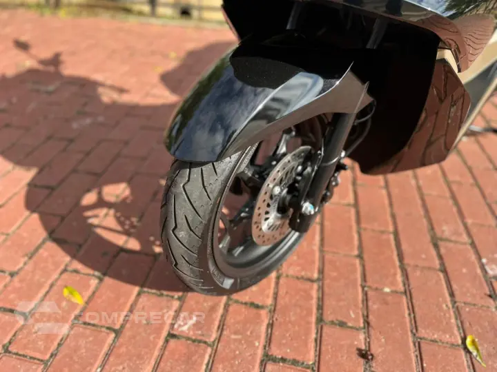 PCX 160 DLX ABS
