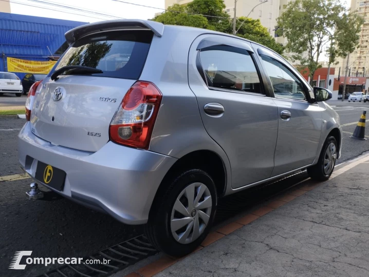 Etios Hatch 1.5 16V 4P FLEX XS AUTOMÁTICO