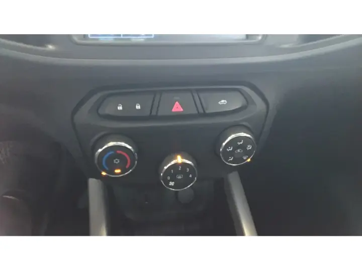 ONIX 1.4 MPFI ACTIV 8V FLEX 4P AUTOMATICO