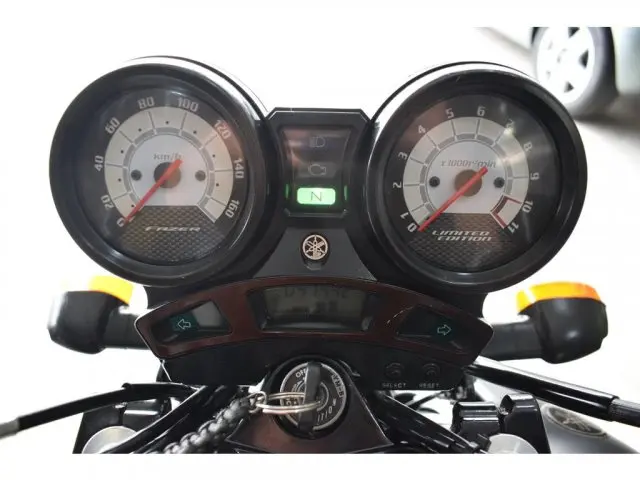 YS 250 FAZER - Street