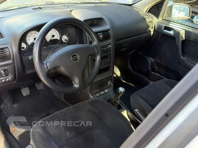 ASTRA HATCH - 2.0 MPFI ADVANTAGE 8V 4P MANUAL