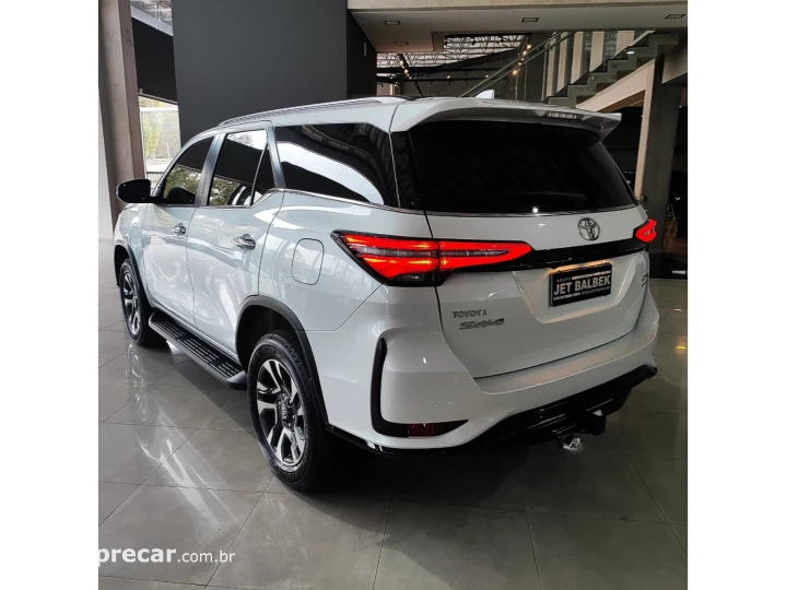HILUX SW4 2.8 D-4D TURBO DIESEL SRX PLATINUM 7L 4X4 AUTOMÁTI