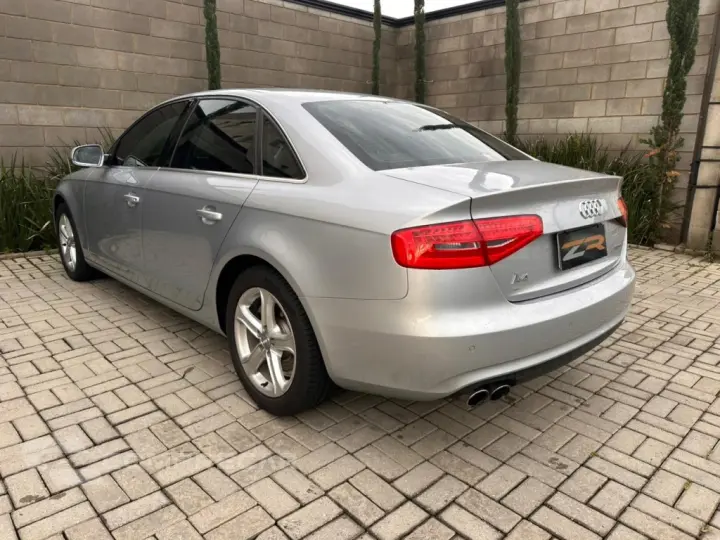 A4 1.8 TFSI AMBIENTE AVANT GASOLINA 4P MULTITRONIC