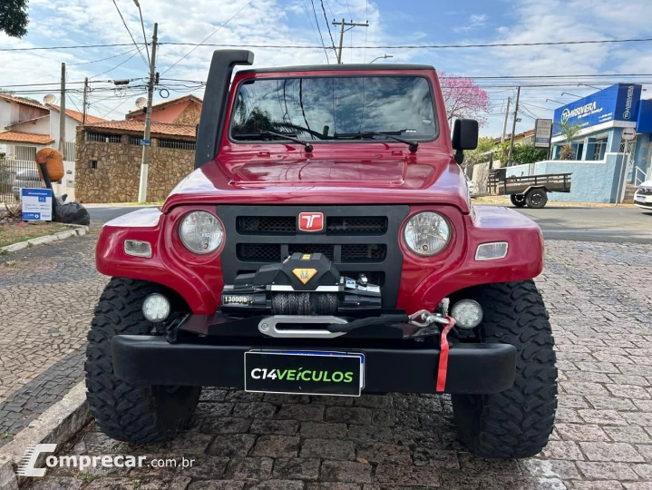 T-4 4x4 3.0 TB Int. Cap. Rígida Diesel