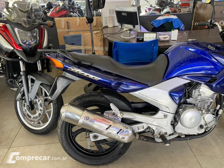 FAZER 250