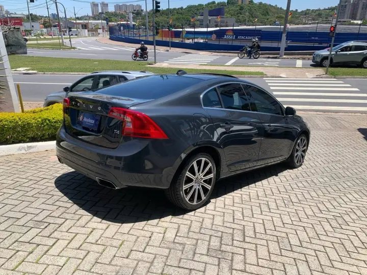 S60 T-4 MOMENTUM 2.0 190cv 4p