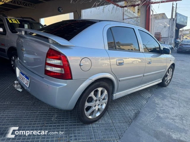ASTRA HATCH - 2.0 MPFI ADVANTAGE 8V 4P MANUAL