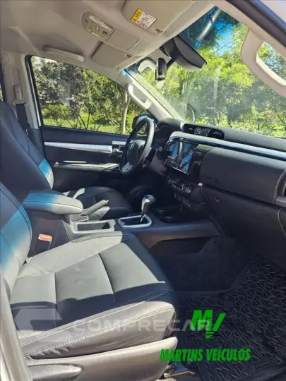HILUX 2.8 D-4D TURBO DIESEL CD SRX PLUS 4X4 AUTOM