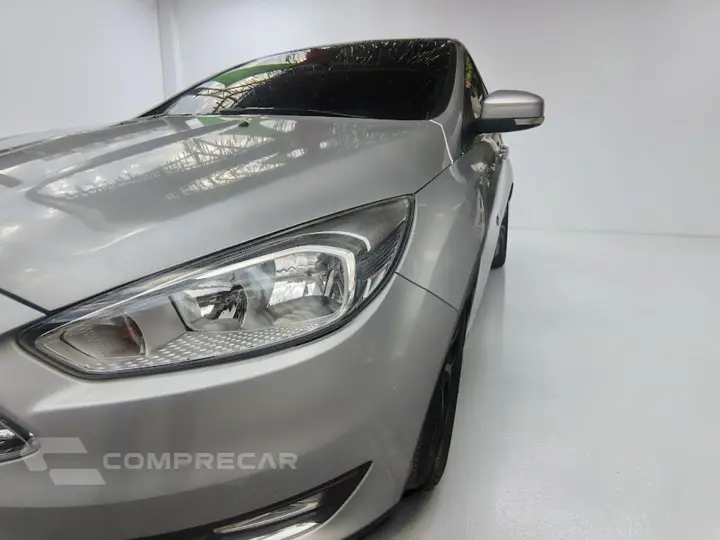 FOCUS 2.0 TITANIUM PLUS SEDAN 16V
