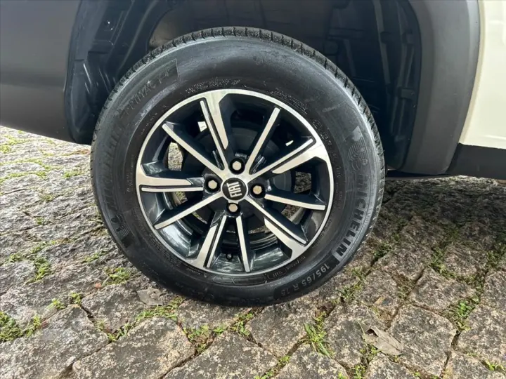STRADA 1.3 FIREFLY FLEX FREEDOM CD MANUAL