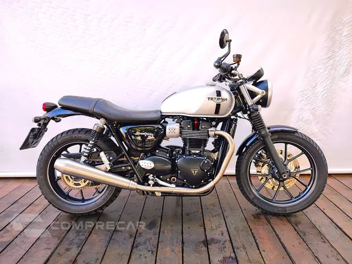 TRIUMPH STREET TWIN