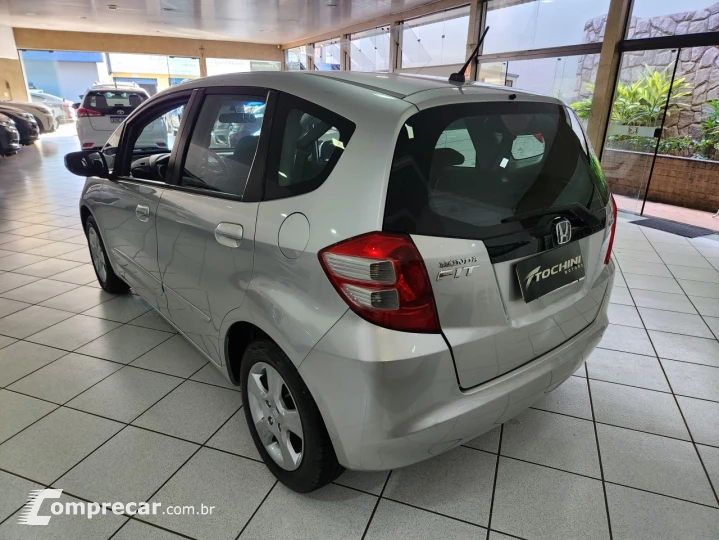 Fit 1.4 16V 4P LX FLEX