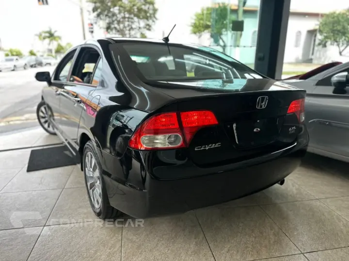 CIVIC 1.8 LXL 16V FLEX 4P MANUAL