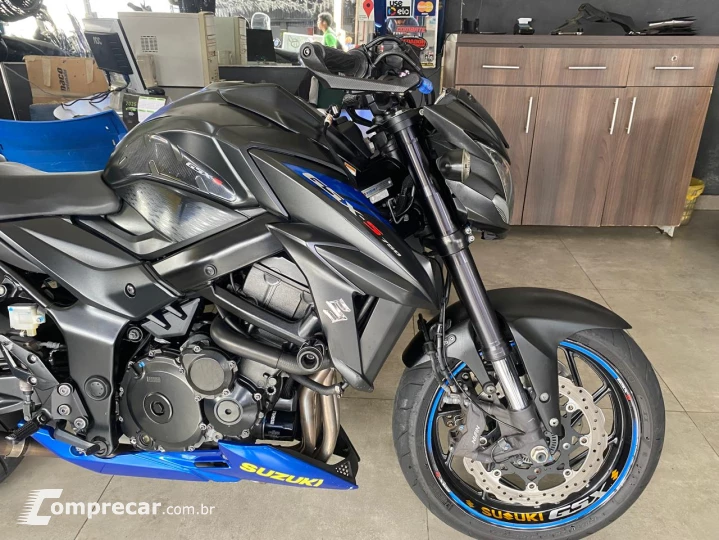 GSX-S 750