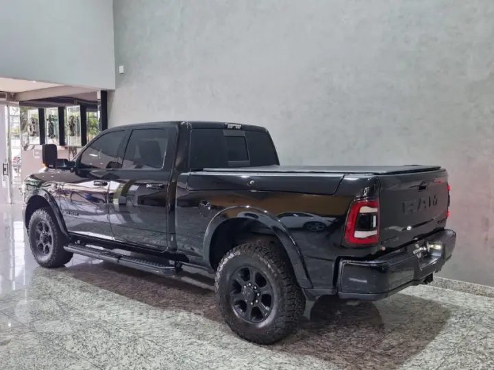 2500 6.7 I6 Turbo Laramie CD 4X4