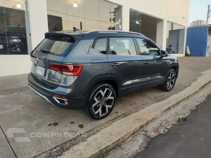 TAOS Highline 1.4 250 TSI Flex Aut.