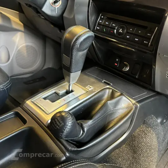 PAJERO DAKAR 3.2 HPE 4X4 7 Lugares 16V