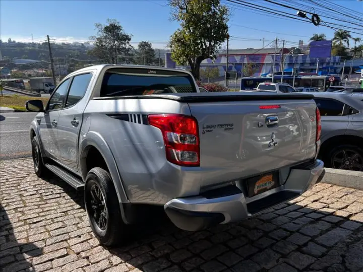 L200 TRITON 2.4 16V Turbo Sport Hpe-s CD 4X4
