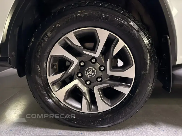 HILUX SW4 2.8 D-4D TURBO DIESEL DIAMOND 7L 4X4 AUTOMÁTICO